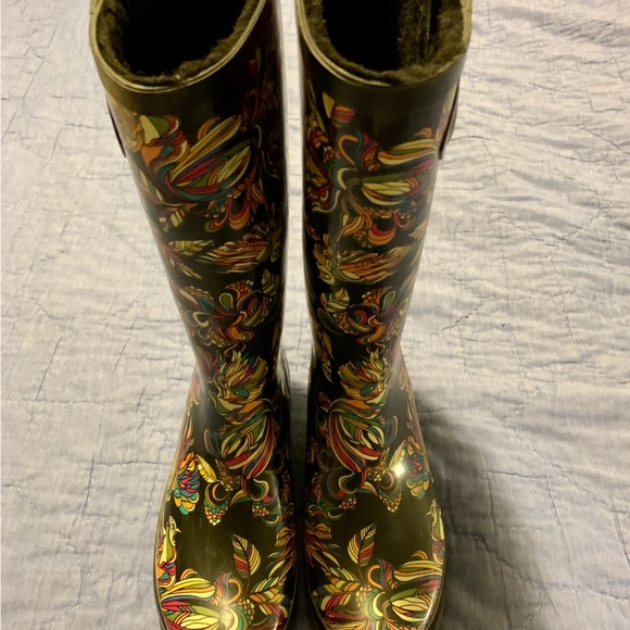 Rubber boots/galoshes, women size 7.5, insulated, patterned - Picture 7 of 7